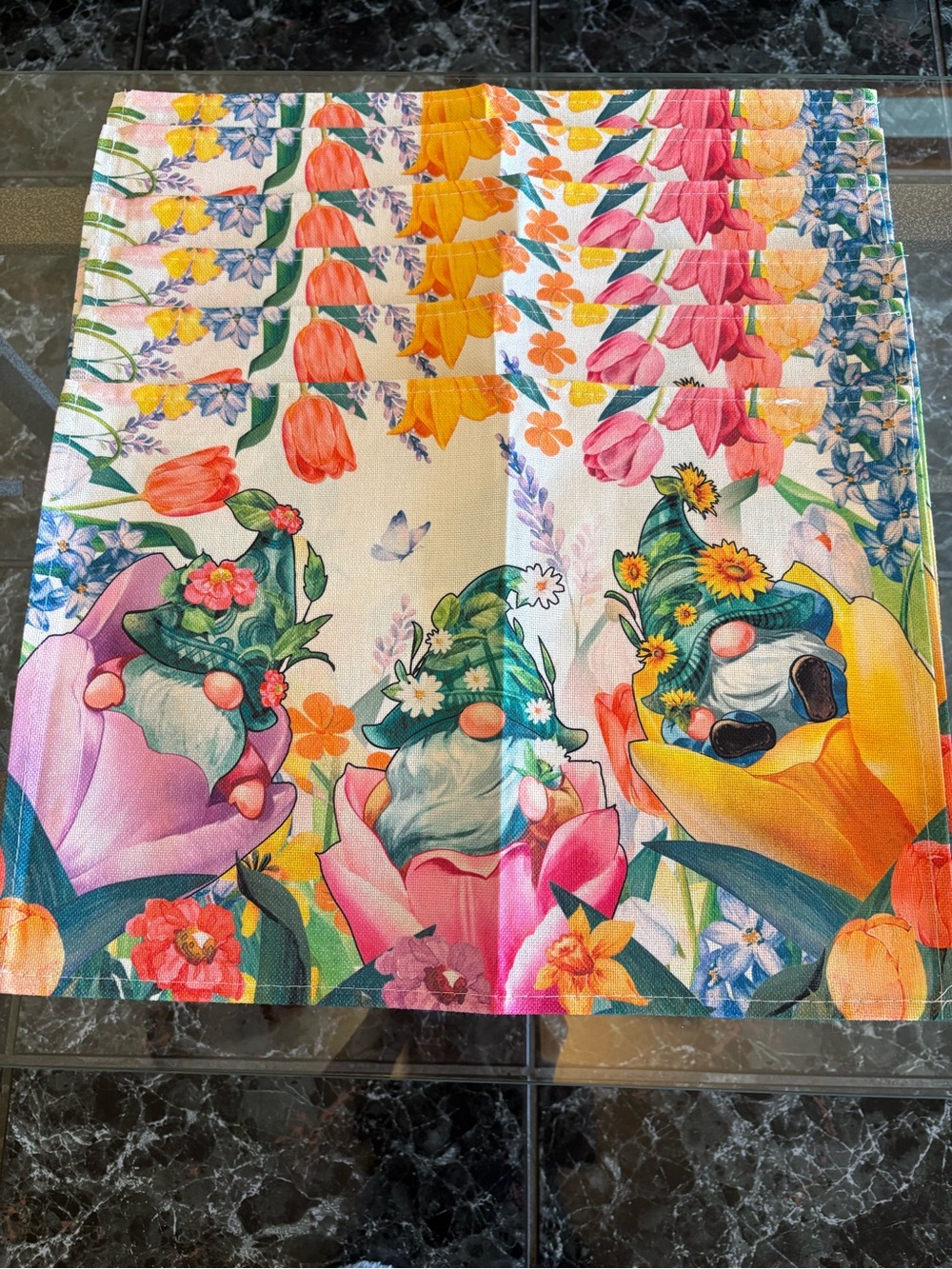 Floral Placemats NWT Gnome and Tulips Multicolor Garden Print. Set of 6, 12x18”